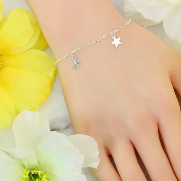 "Minimalist Bracelet, Sleek & Modern Design, Women’s Fashion, YC110261-B - Picture 5 of 10